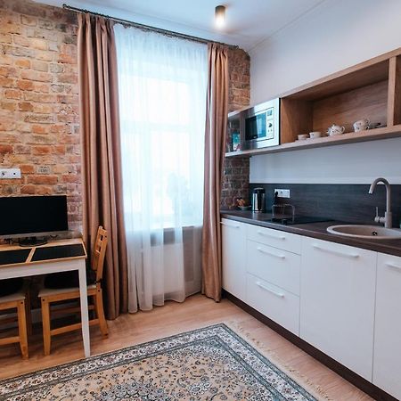 Stylish Latvian-Style Studio Apartment Near City Center, Parks, Cafes & Public Transit Riga Eksteriør billede