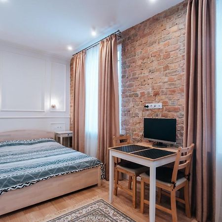 Stylish Latvian-Style Studio Apartment Near City Center, Parks, Cafes & Public Transit Riga Eksteriør billede