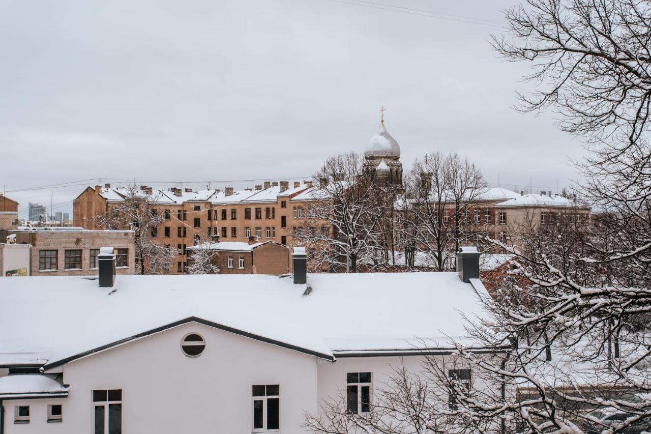 Stylish Latvian-Style Studio Apartment Near City Center, Parks, Cafes & Public Transit Riga Eksteriør billede