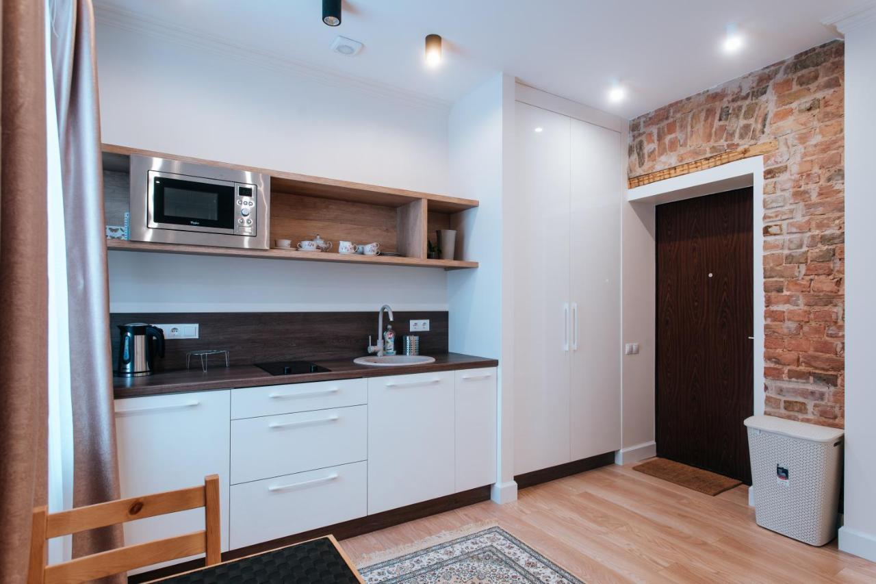 Stylish Latvian-Style Studio Apartment Near City Center, Parks, Cafes & Public Transit Riga Eksteriør billede